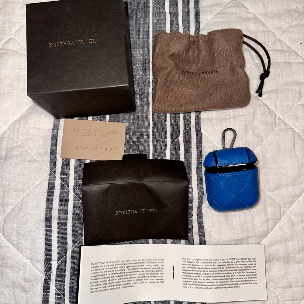 BOTTEGA VENETA Leather Case - Picture 4 of 12